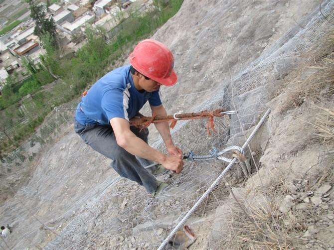 如何做好落石防護(hù)網(wǎng)的維護(hù)工作