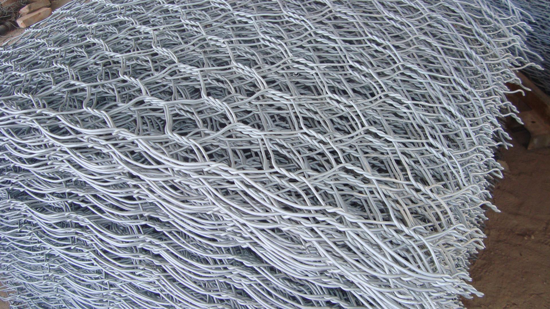 雷諾護(hù)墊施工中的組裝和應(yīng)用