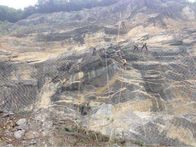 落石防護網(wǎng)選購時需要注意什么 落石防護網(wǎng)選購時需要注意什么