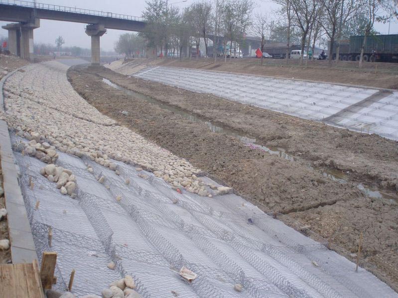 雷諾護墊防護材料的優(yōu)勢特點