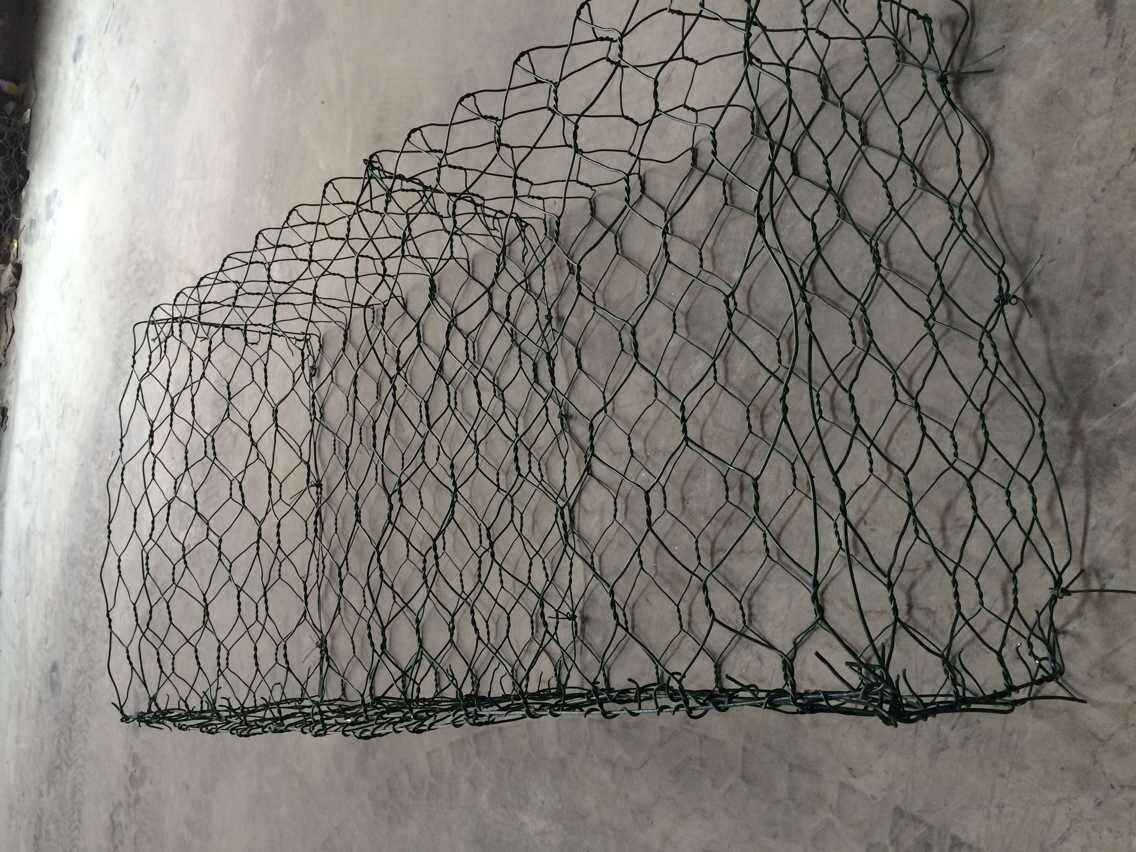 如何保證河道包塑雷諾護(hù)墊的平穩(wěn)施工