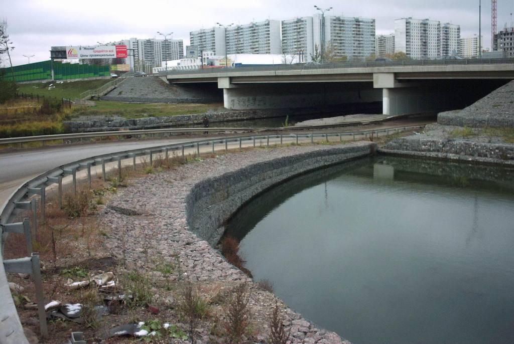 鉛絲石籠網(wǎng)的河道生態(tài)防護(hù)技術(shù)